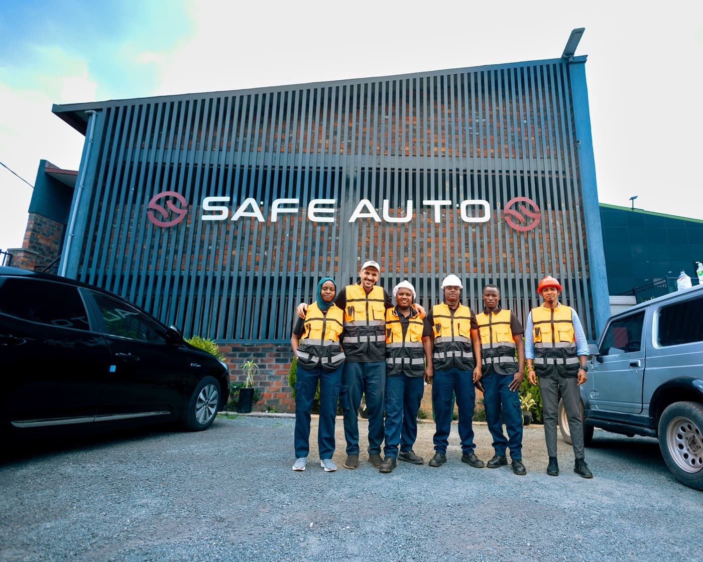 Safe Auto Garage workshop — technicians at work (4)