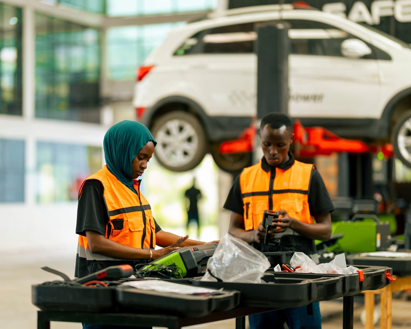 Safe Auto Garage workshop — technicians at work (14)