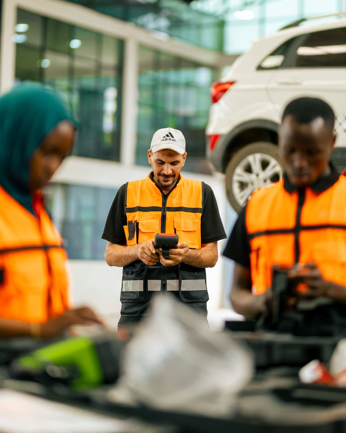 Safe Auto Garage workshop — technicians at work (15)
