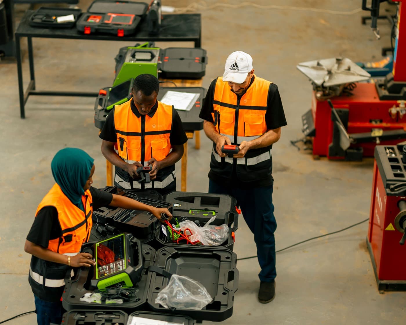 Safe Auto Garage workshop — technicians at work (16)